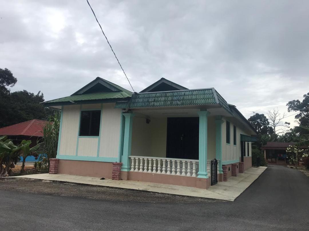 Opro S&S Homestay Pagoh Malay Only 무아르 외부 사진