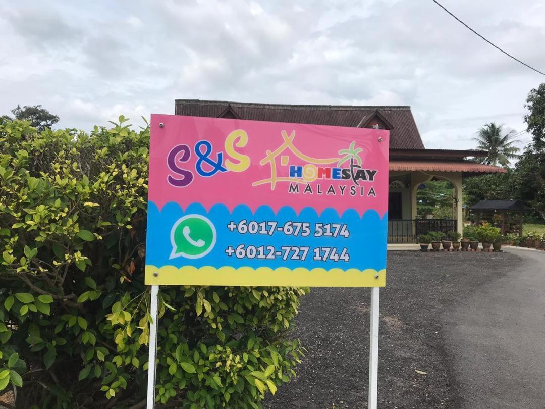 Opro S&S Homestay Pagoh Malay Only 무아르 외부 사진